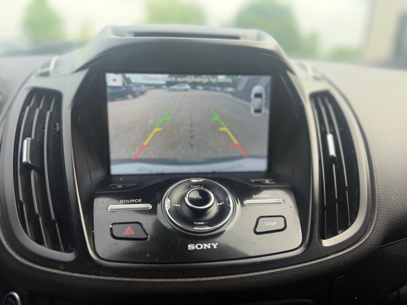 Ford Escape Vehicle Full-screen Gallery Image 8