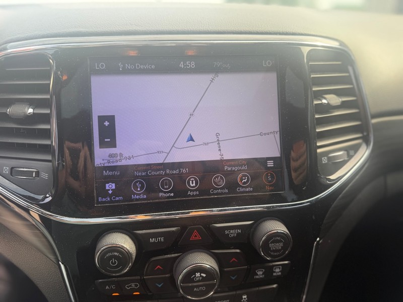 Jeep Grand Cherokee Vehicle Full-screen Gallery Image 9