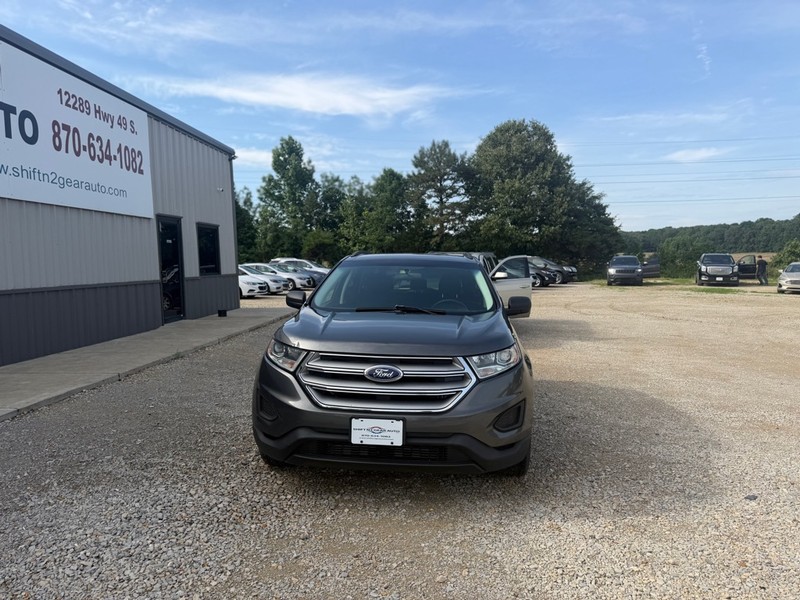Ford Edge Vehicle Full-screen Gallery Image 2