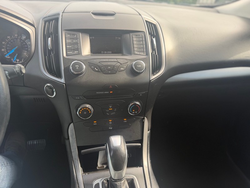 Ford Edge Vehicle Full-screen Gallery Image 7