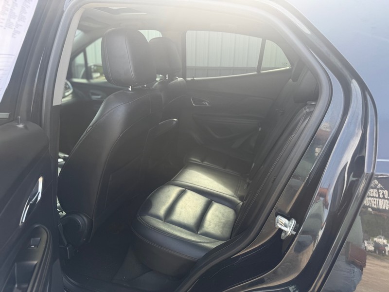 Buick Encore Vehicle Full-screen Gallery Image 5