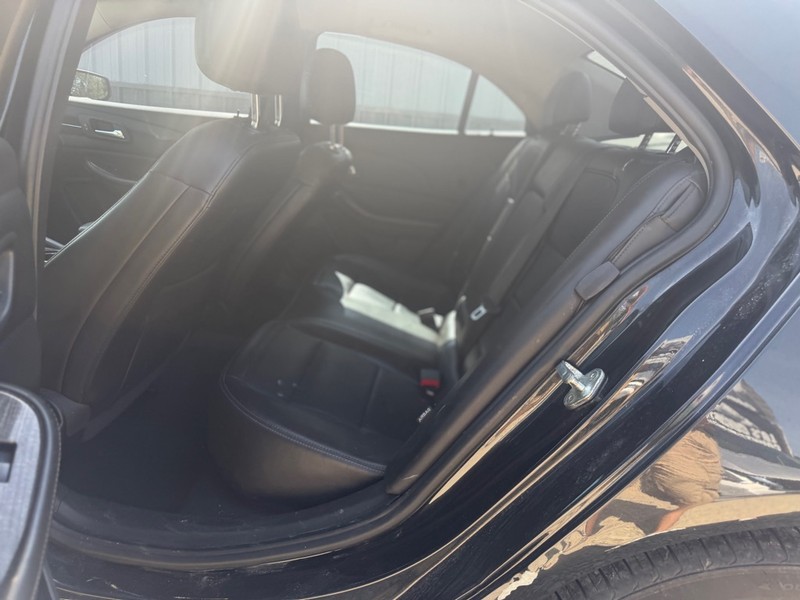 Chevrolet Malibu Vehicle Full-screen Gallery Image 5