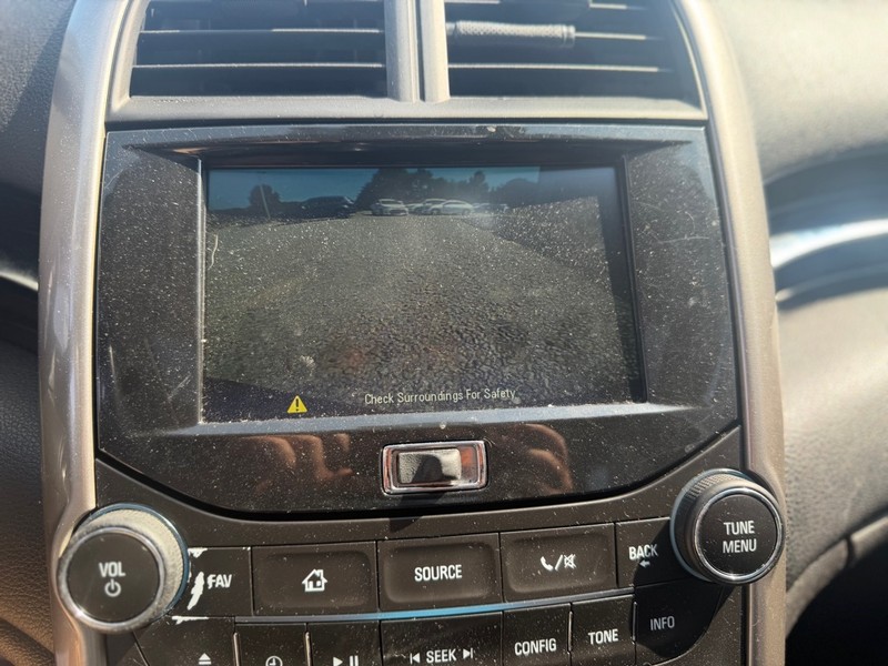 Chevrolet Malibu Vehicle Full-screen Gallery Image 8