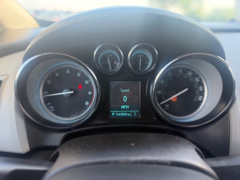 Buick Verano Vehicle Full-screen Gallery Image 10