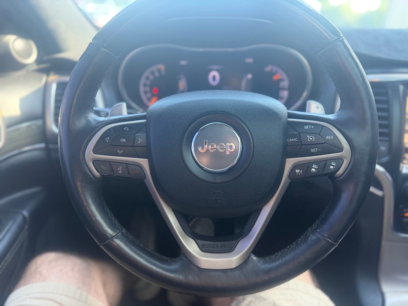 Jeep Grand Cherokee Vehicle Full-screen Gallery Image 11