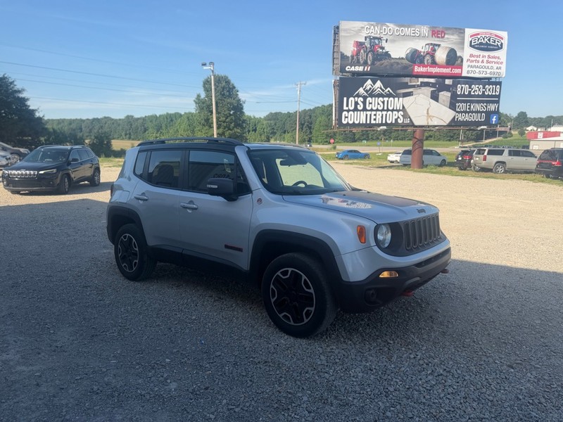 Jeep Renegade Vehicle Full-screen Gallery Image 3