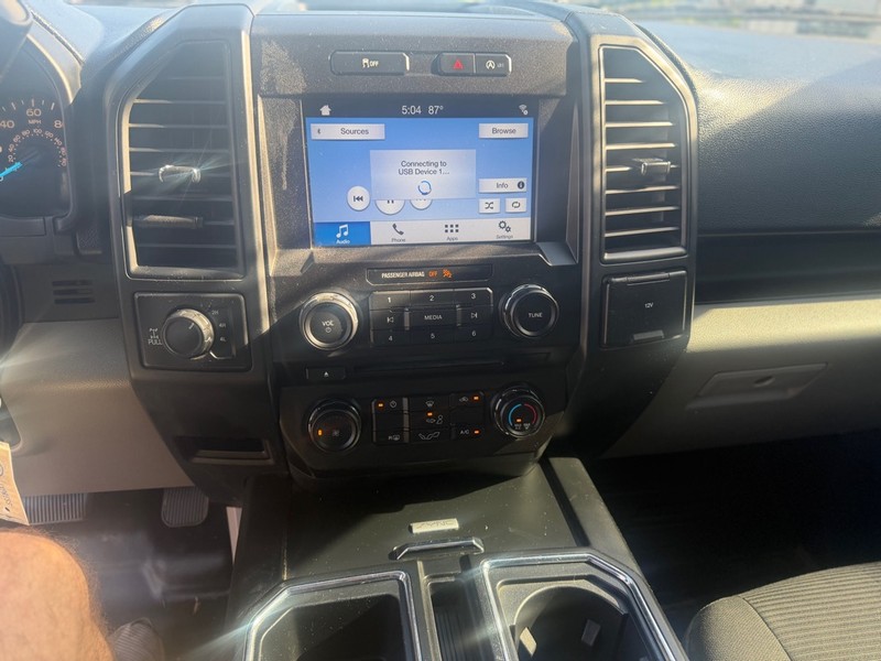 Ford F-150 Vehicle Full-screen Gallery Image 7
