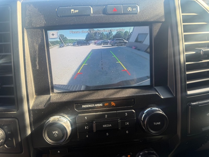 Ford F-150 Vehicle Full-screen Gallery Image 8