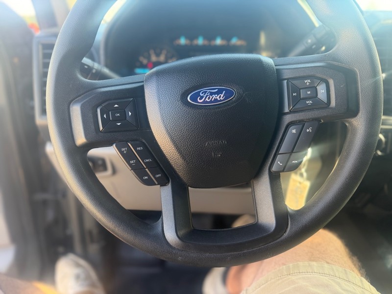 Ford F-150 Vehicle Full-screen Gallery Image 10