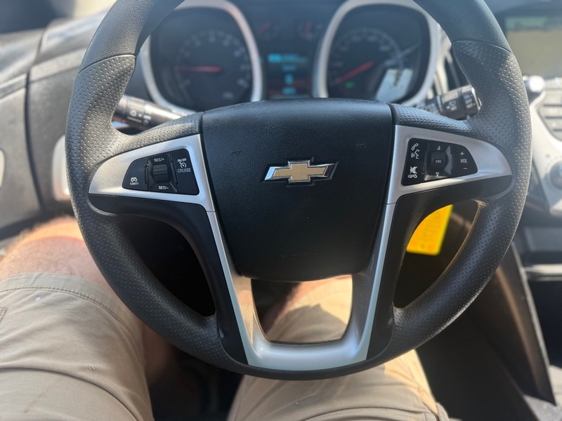 Chevrolet EQUINOX Vehicle Full-screen Gallery Image 9