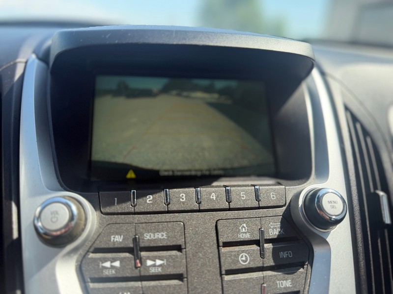 Chevrolet EQUINOX Vehicle Full-screen Gallery Image 8