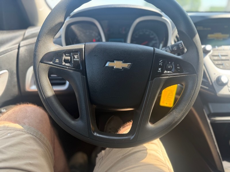 Chevrolet EQUINOX Vehicle Full-screen Gallery Image 9