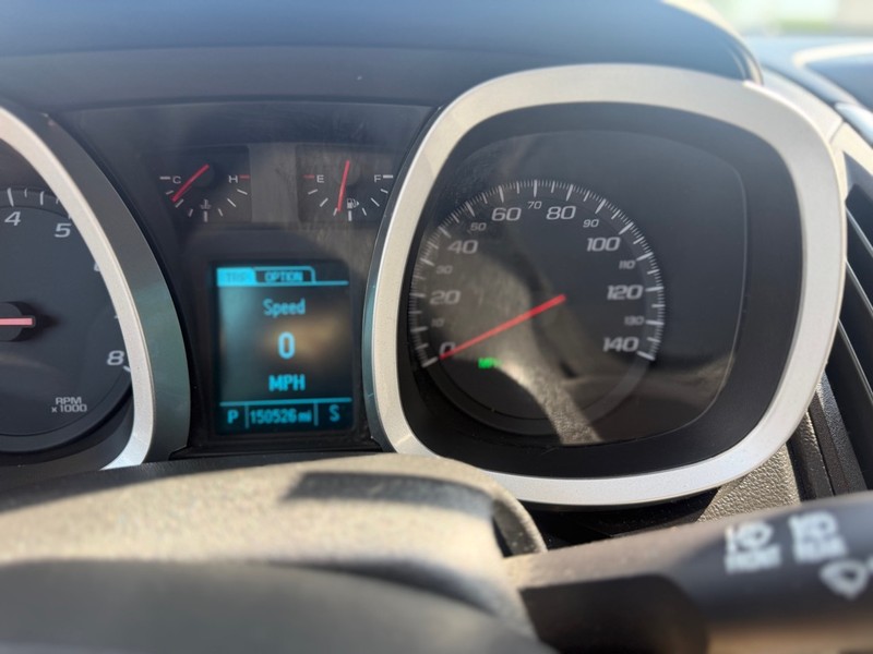 Chevrolet EQUINOX Vehicle Full-screen Gallery Image 10