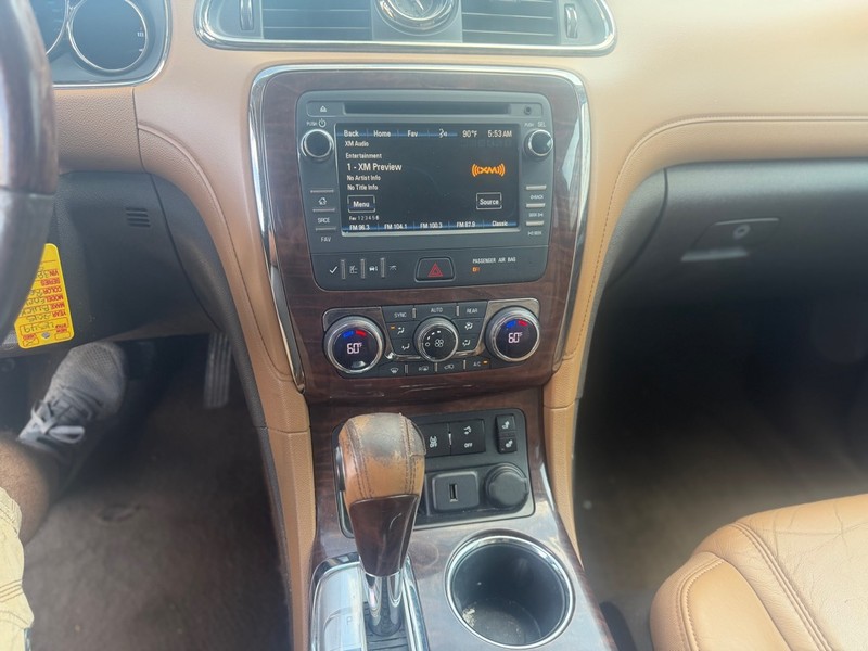 Buick ENCLAVE Vehicle Full-screen Gallery Image 8