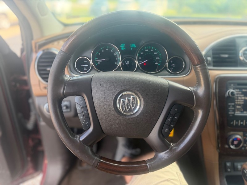 Buick ENCLAVE Vehicle Full-screen Gallery Image 10