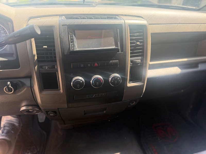 Dodge Ram 1500 Vehicle Full-screen Gallery Image 7