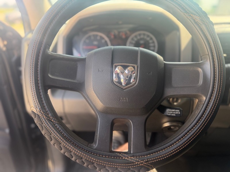 Dodge Ram 1500 Vehicle Full-screen Gallery Image 8