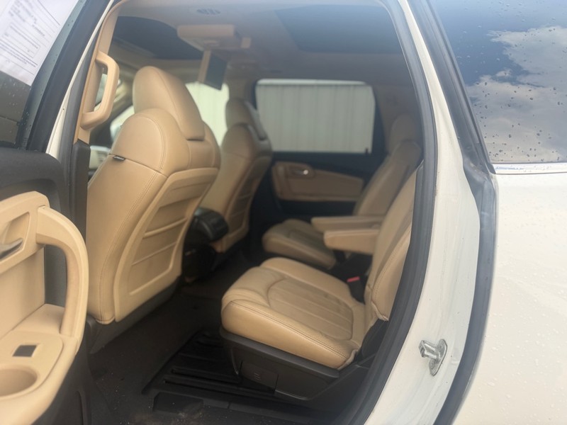 Chevrolet Traverse Vehicle Full-screen Gallery Image 6