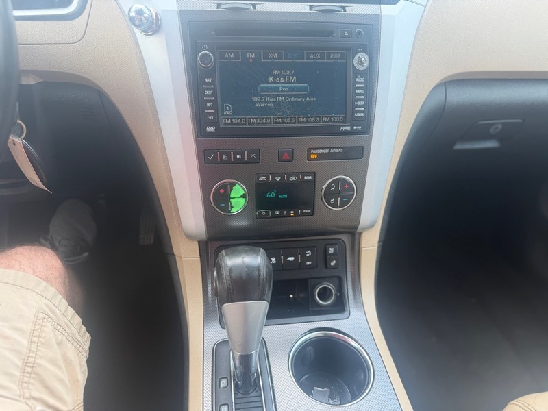 Chevrolet Traverse Vehicle Full-screen Gallery Image 8