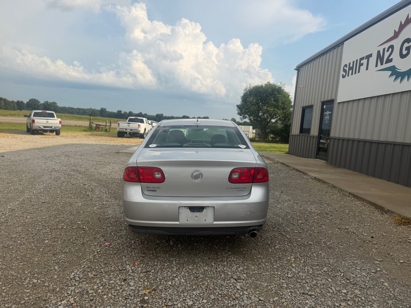 Buick Lucerne Vehicle Full-screen Gallery Image 4