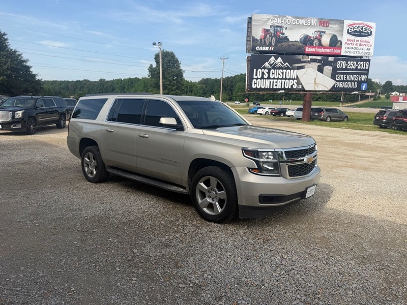 Chevrolet Suburban Vehicle Full-screen Gallery Image 3