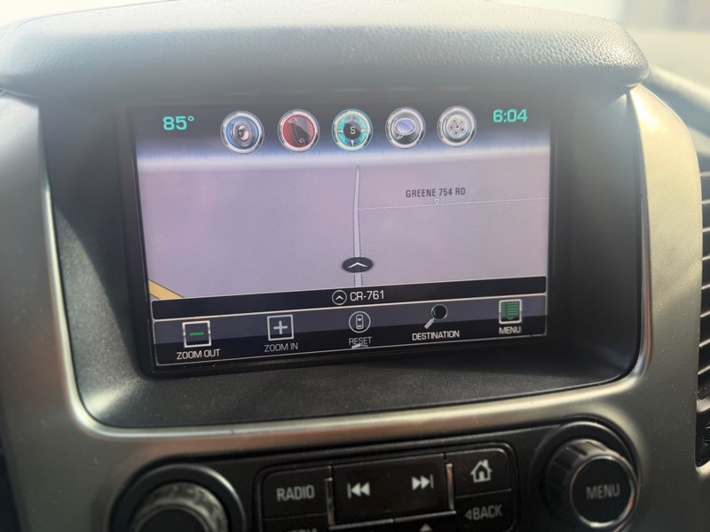 Chevrolet Suburban Vehicle Full-screen Gallery Image 10