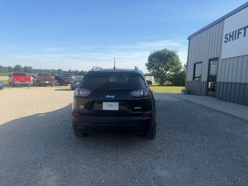 Jeep Cherokee Vehicle Full-screen Gallery Image 4