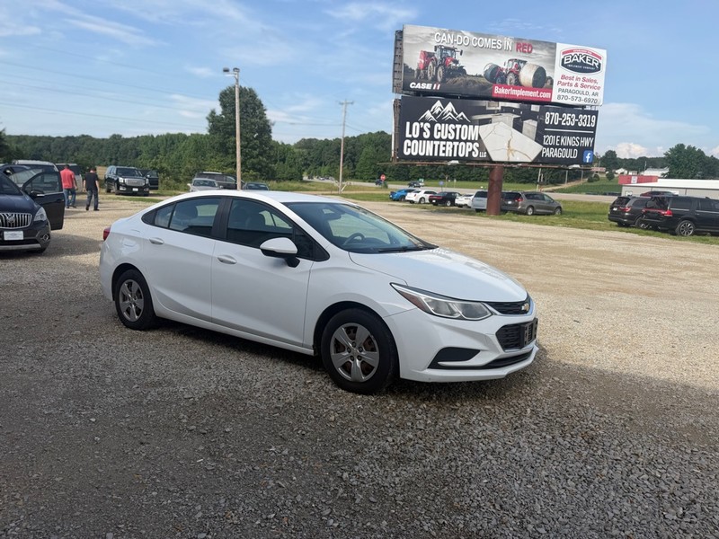 Chevrolet Cruze Vehicle Full-screen Gallery Image 3