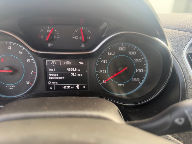 Chevrolet Cruze Vehicle Full-screen Gallery Image 10