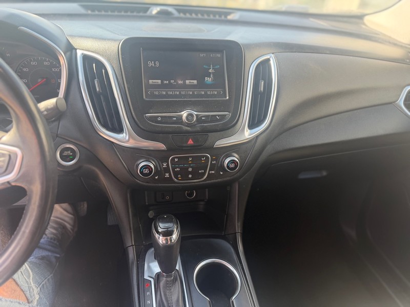 Chevrolet Equinox Vehicle Full-screen Gallery Image 7