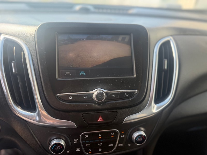 Chevrolet Equinox Vehicle Full-screen Gallery Image 8