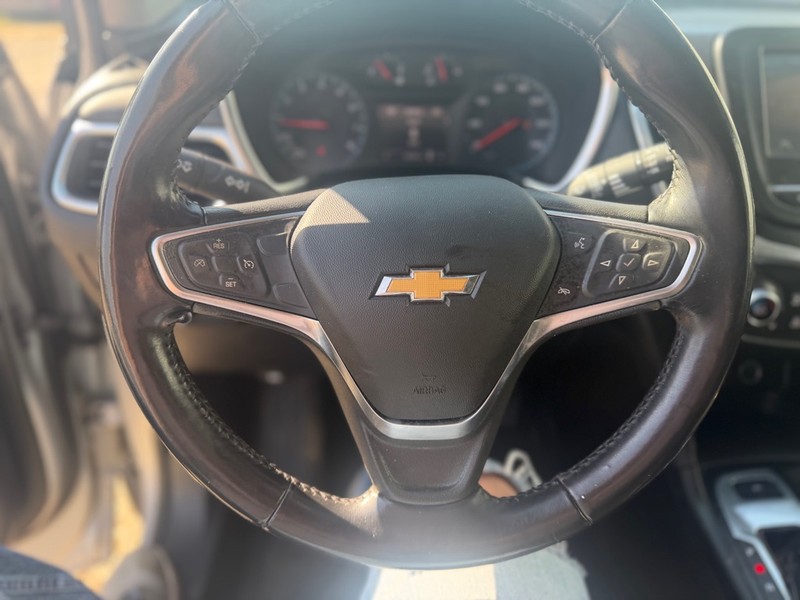 Chevrolet Equinox Vehicle Full-screen Gallery Image 9