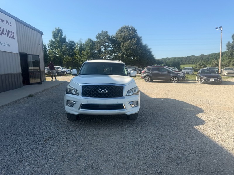 INFINITI QX80 Vehicle Full-screen Gallery Image 2