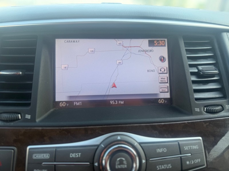 INFINITI QX80 Vehicle Full-screen Gallery Image 10