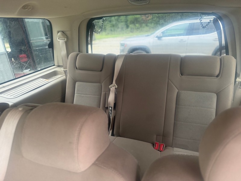 Ford Expedition Vehicle Full-screen Gallery Image 5