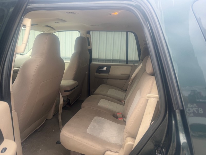 Ford Expedition Vehicle Full-screen Gallery Image 6