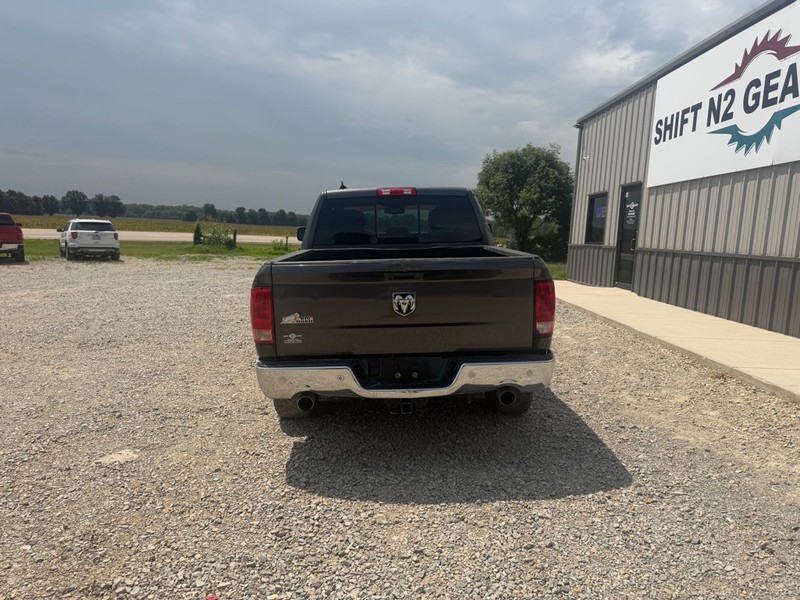 Ram 1500 Classic Vehicle Full-screen Gallery Image 4