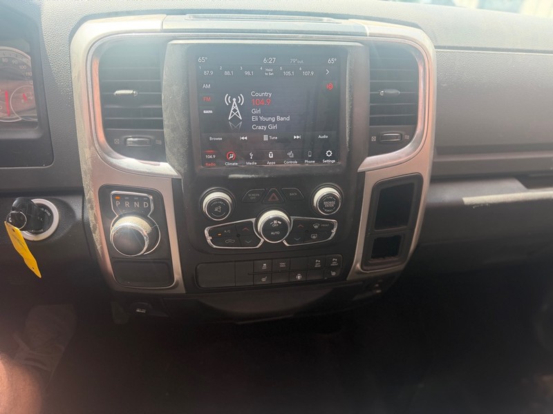 Ram 1500 Classic Vehicle Full-screen Gallery Image 7
