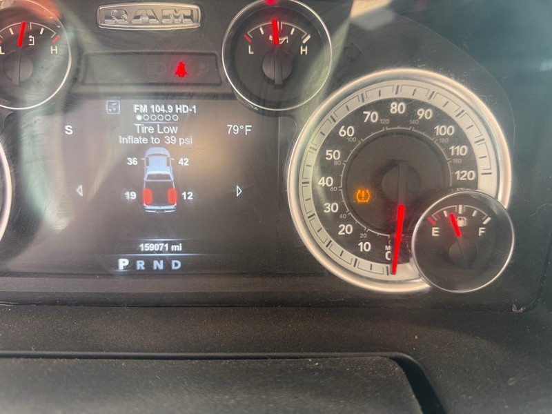 Ram 1500 Classic Vehicle Full-screen Gallery Image 10