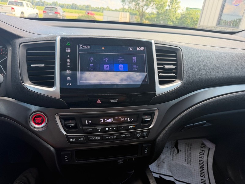 Honda Pilot Vehicle Full-screen Gallery Image 9