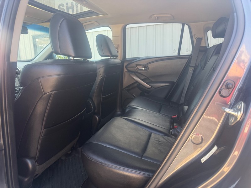 Acura RDX Vehicle Full-screen Gallery Image 5