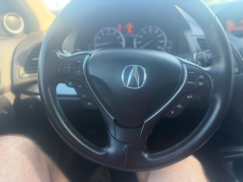 Acura RDX Vehicle Full-screen Gallery Image 9