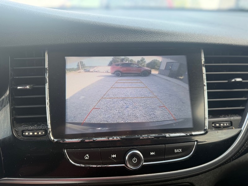 Buick Encore Vehicle Full-screen Gallery Image 8