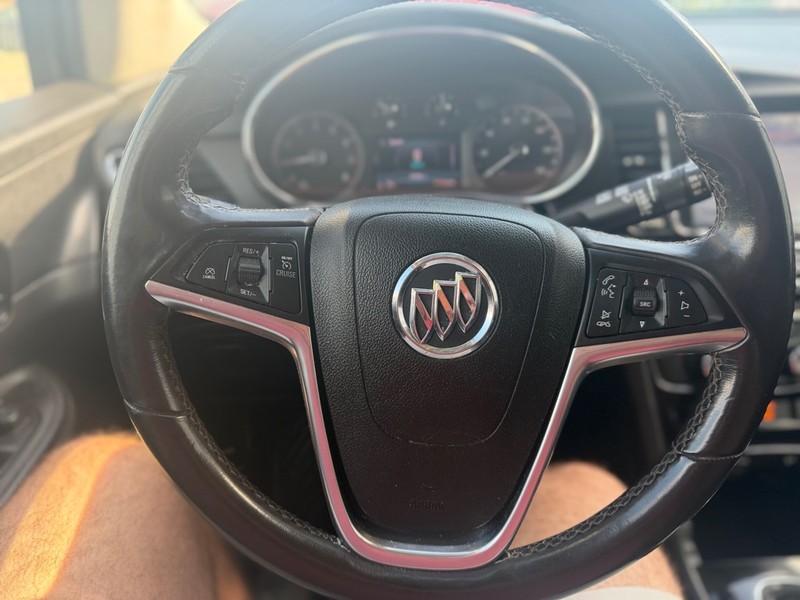 Buick Encore Vehicle Full-screen Gallery Image 9