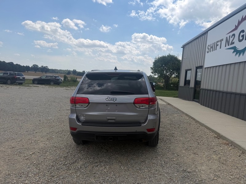 Jeep Grand Cherokee Vehicle Full-screen Gallery Image 4