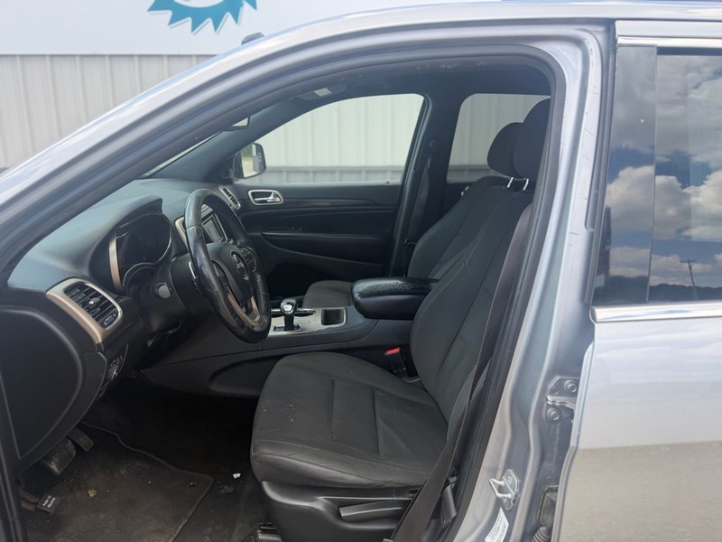 Jeep Grand Cherokee Vehicle Full-screen Gallery Image 6