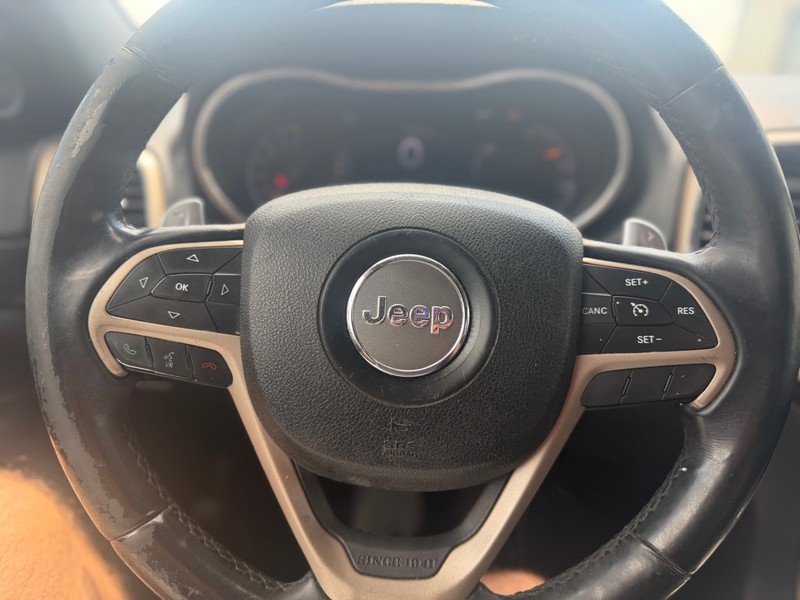 Jeep Grand Cherokee Vehicle Full-screen Gallery Image 8