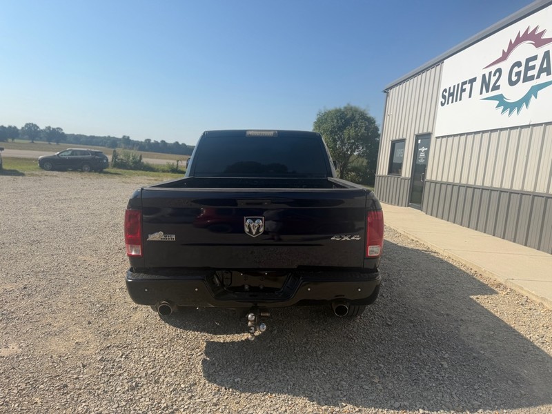 Ram 1500 Vehicle Full-screen Gallery Image 4
