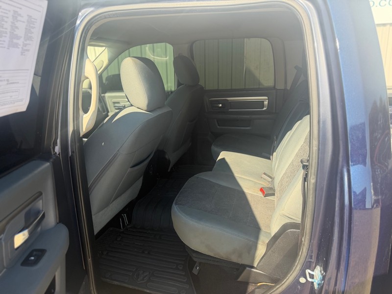 Ram 1500 Vehicle Full-screen Gallery Image 5