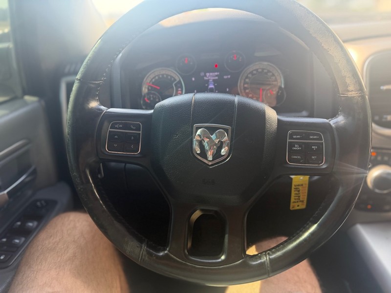 Ram 1500 Vehicle Full-screen Gallery Image 11